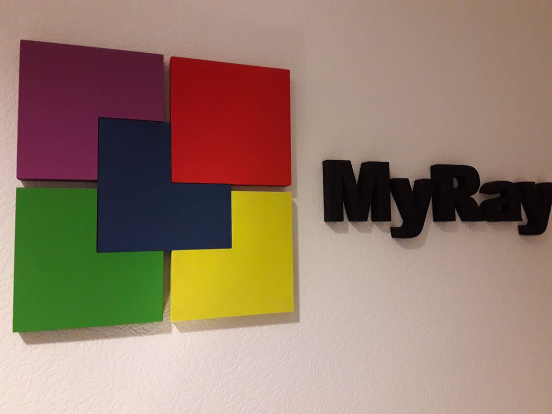Логотип в офисе